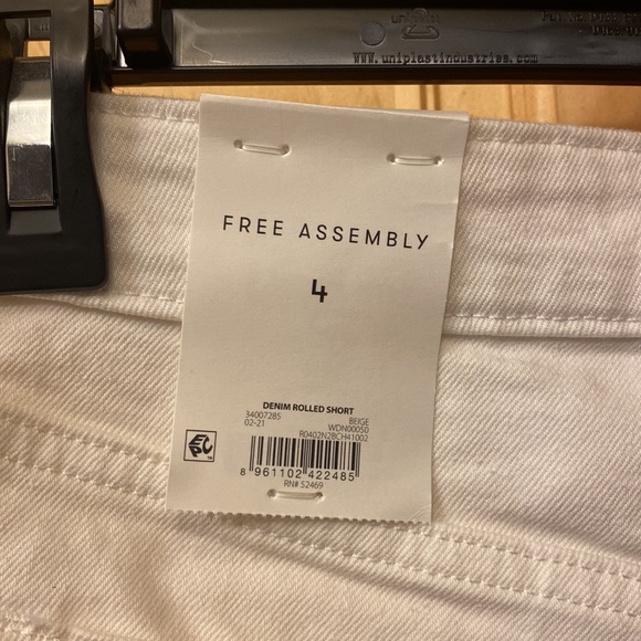 White Denim Shorts size 4 - Picture 2 of 2